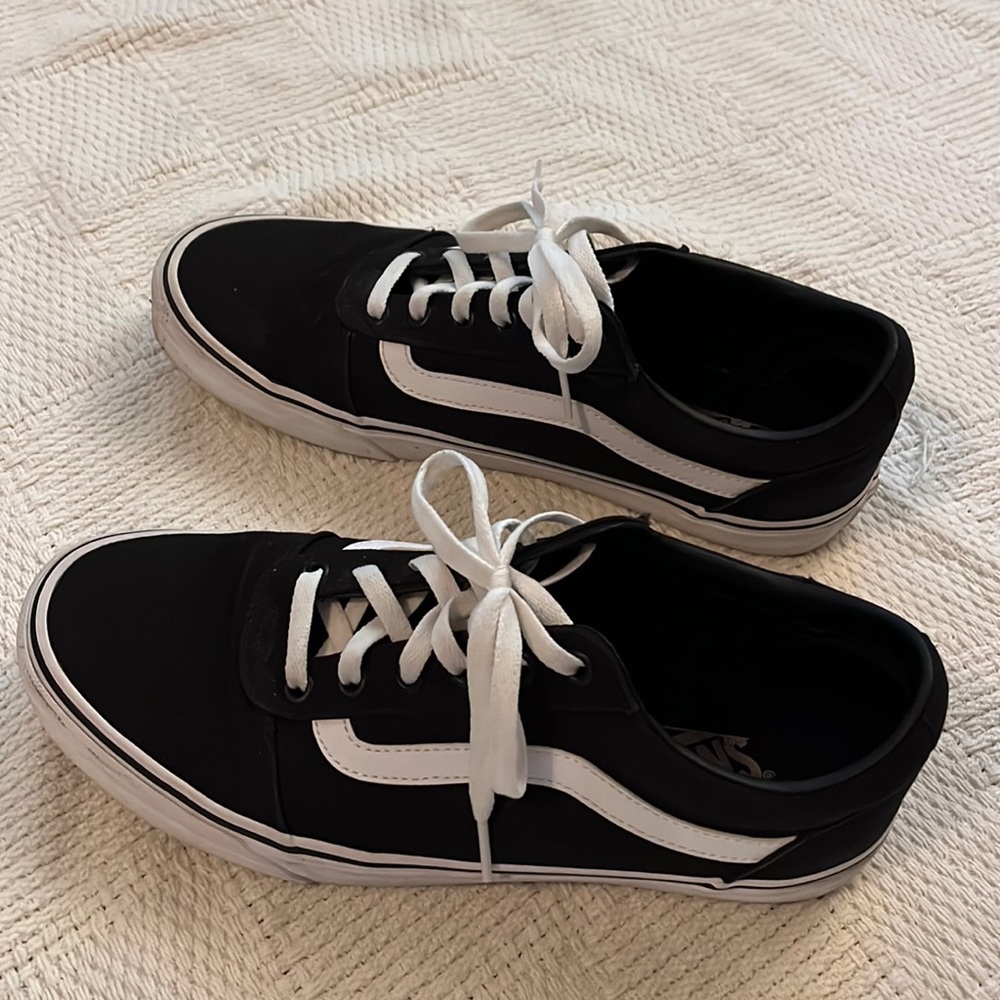 old school black and white vans, women size 11